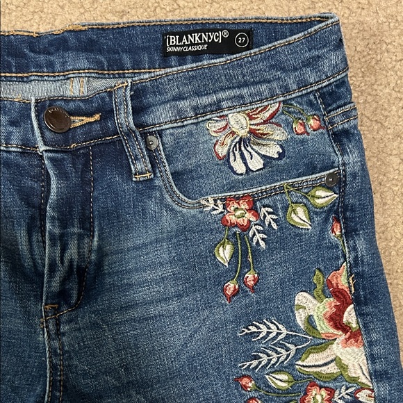 Blank NYC Floral Embroidered Cropped Jeans - Picture 2 of 6